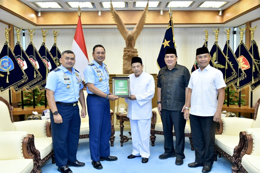 PB JATMA ASWAJA Bersilaturahmi dengan KASAU: Ulama dan TNI Bersatu Menjaga NKRI