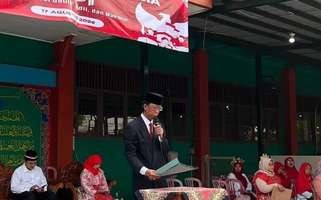 Rois PC JATMA Kota Bekasi Jadi Inspektur Upacara HUT RI ke-81 di Pondok Pesantren An-Nur